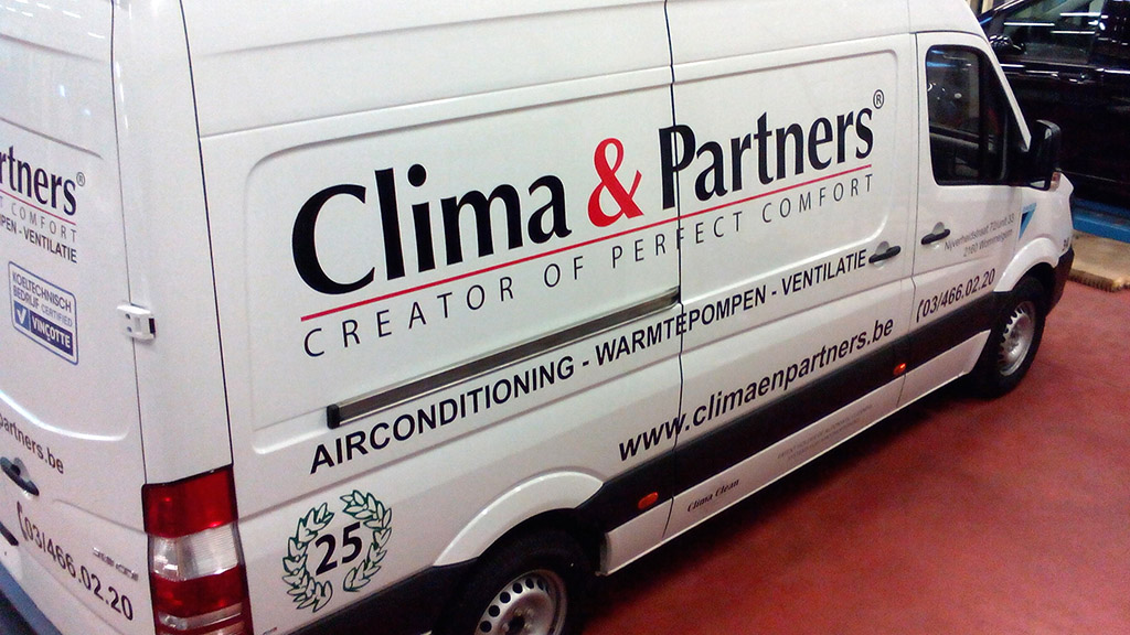 Belettering van een camionette